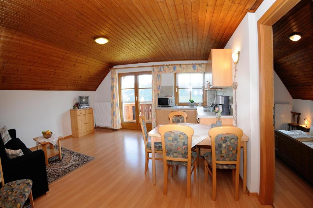 Haus Lukasser Grobming Cameră foto
