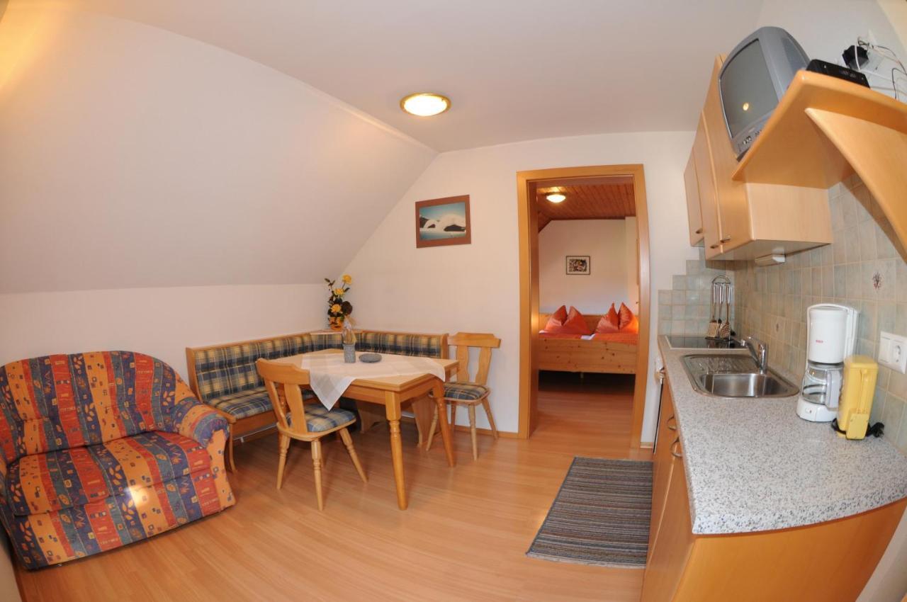 Haus Lukasser Grobming Cameră foto